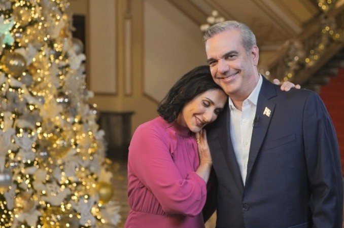 Presidente Luis Abinader y la primera dama Raquel Arbaje