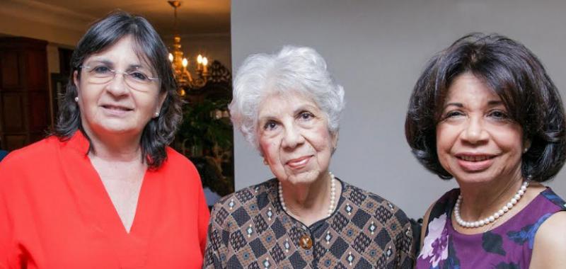 Ines Aizpun, Asia Azar y Rhina Ibert