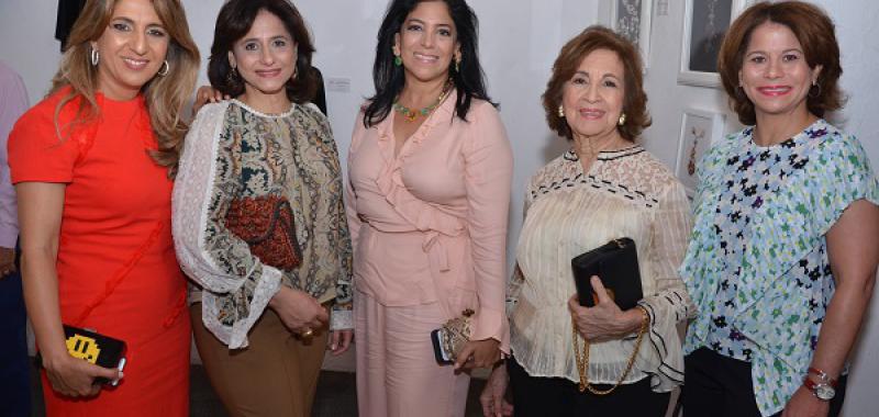 Claudette Elías, Lily Haché, Alexandra Guzmán, Miriam Khoury y Marian Haché