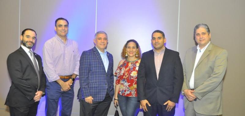 Roberto Jimenez, Ariel Uribe, Luddy Gonzalez, Anny Vasquez, Pedro Ramirez y Carlos Nieto