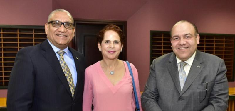 Ervin Novas Bello, Angela Hernández y Miguel Reyes