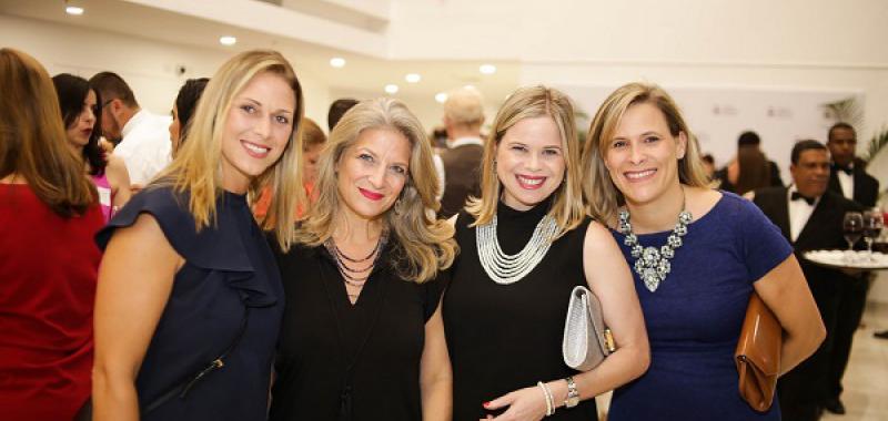 Julie Majerus, Jennifer Willner, Olga Galán y Mariela Salcedo