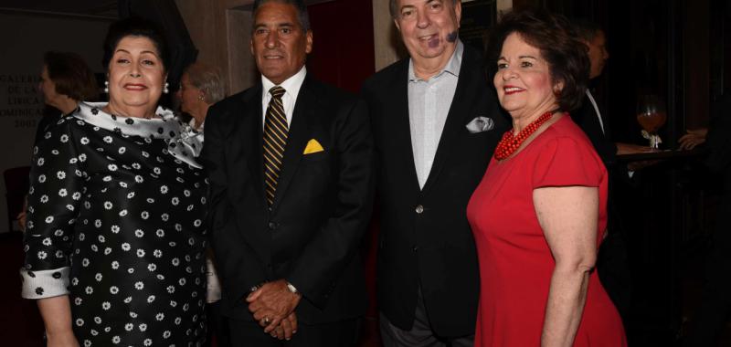 Jenny Podestá, Niní Cáffaro, el ministro de Cultura, Eduardo Selman y su esposa Gloria de Selman