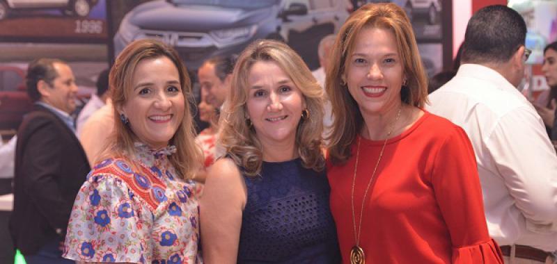 Mariela de Rizek, Mariluz Acebal y Rita Bisono