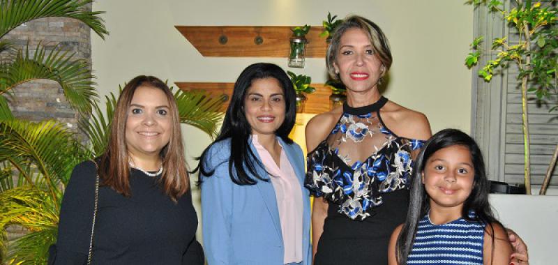 Virginia Silva, María Mercedes Morillo de Guerrero y Wendy Henríquez