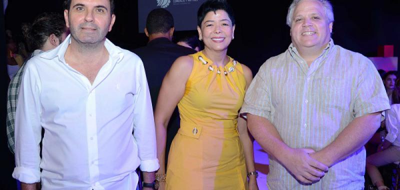 Maximino Pérez, Cinthia Antonio y Alan Batlle