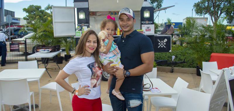 Esmeralda Ledesma, Emmie Celeste y Miguel Santana