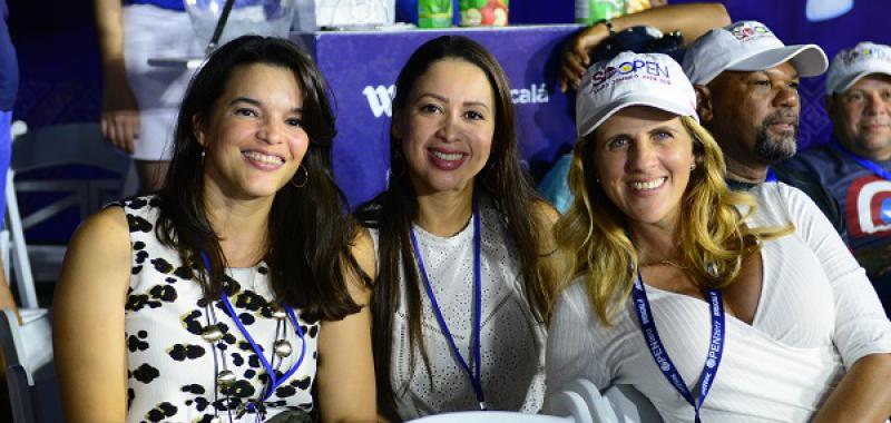 Sally Bogaert, Warlan Jimenez y Michelle Fernandez