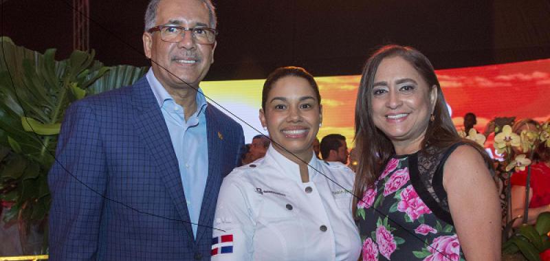 Simón Lizardo Mézquita, María Marte y Jacqueline Ortiz de Lizardo.