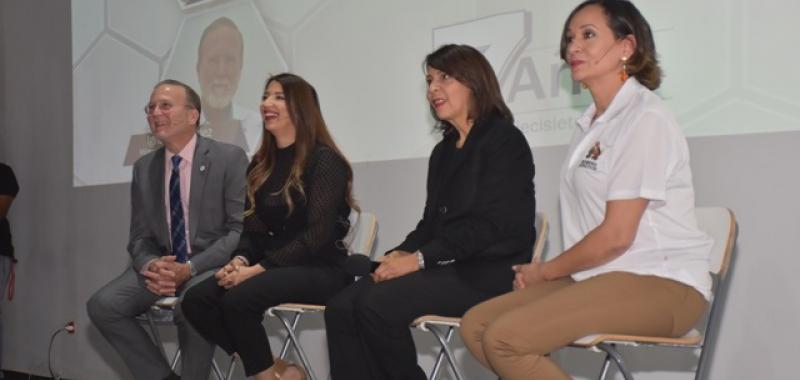 Ignacio Mendez, Gissel Castillo, Mildred Minaya y Lady Reyes