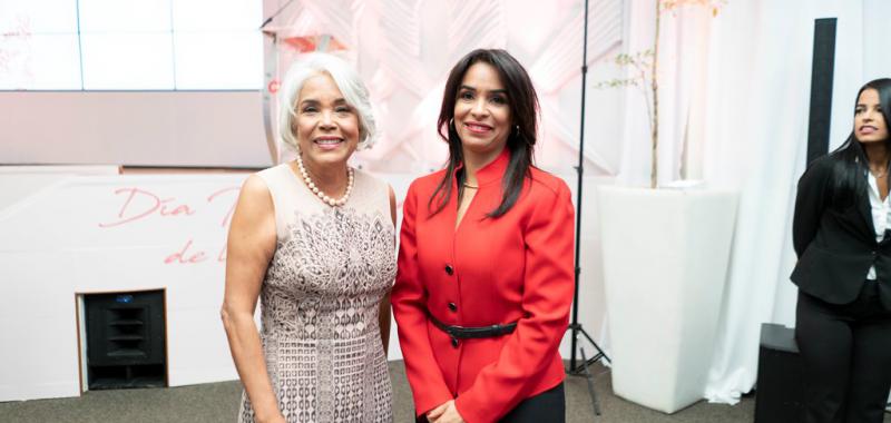 Fabiola Medina y Claudia de los Santos.